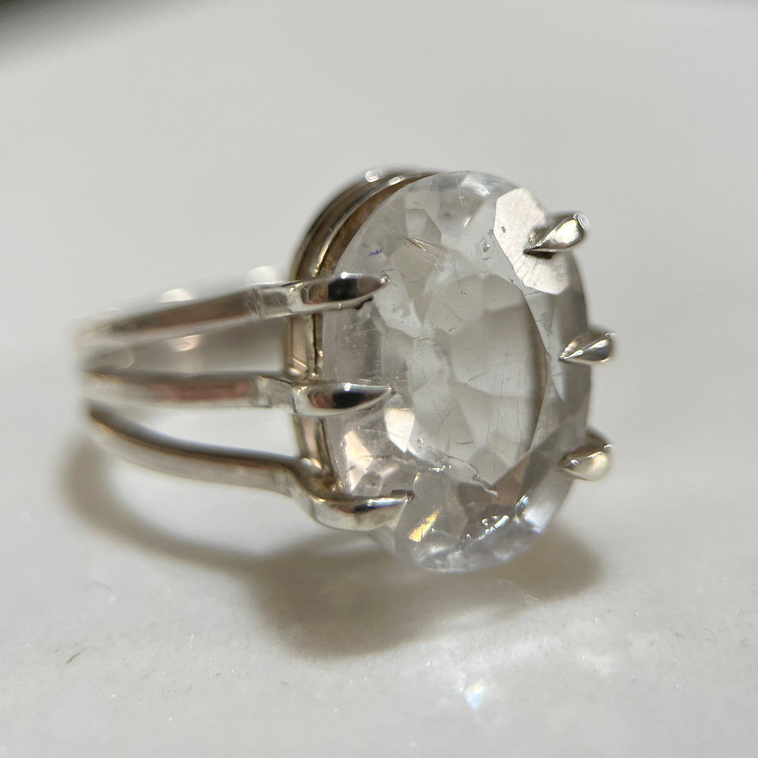 Anillo de Cuarzo Blanco en Plata