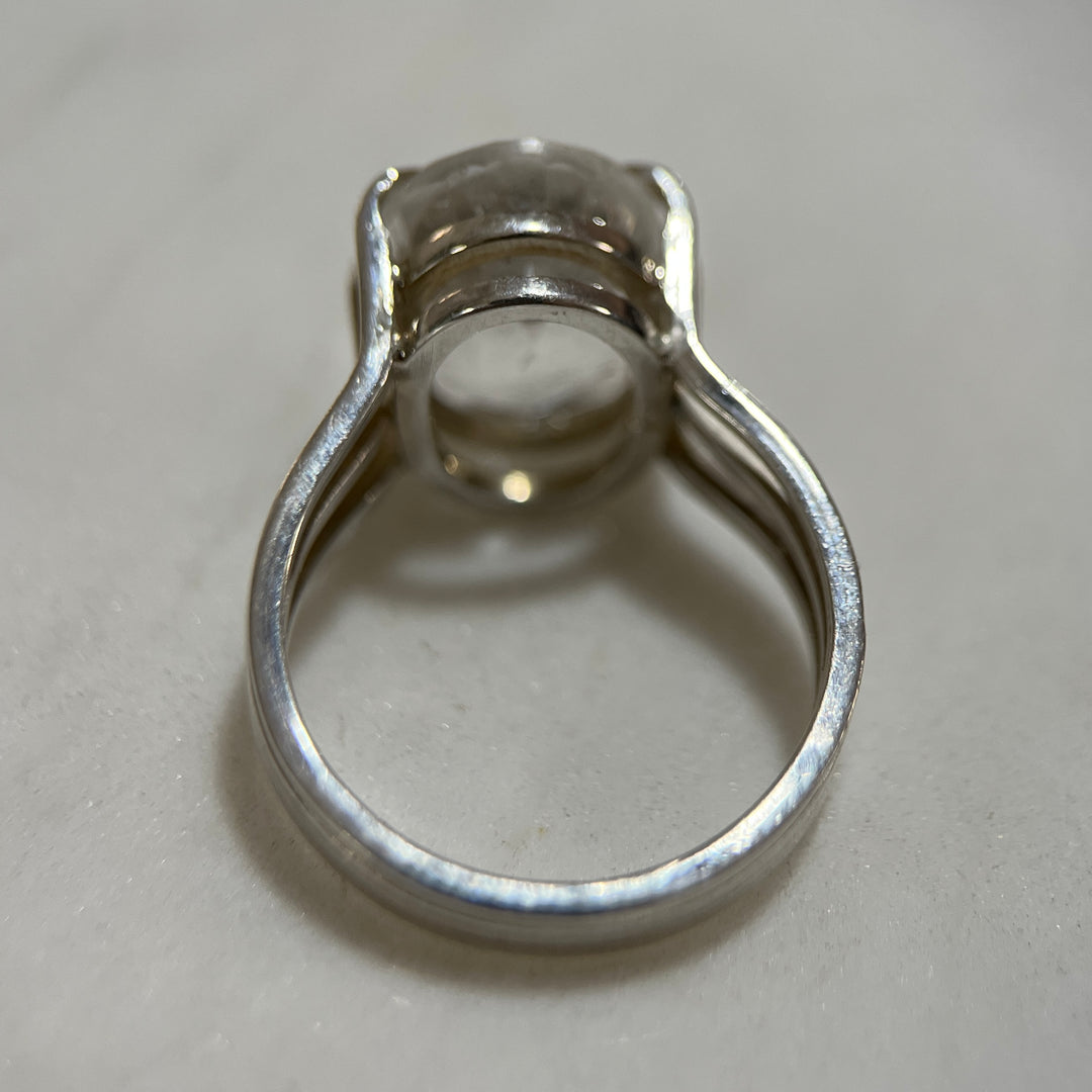 Anillo de Cuarzo Blanco en Plata