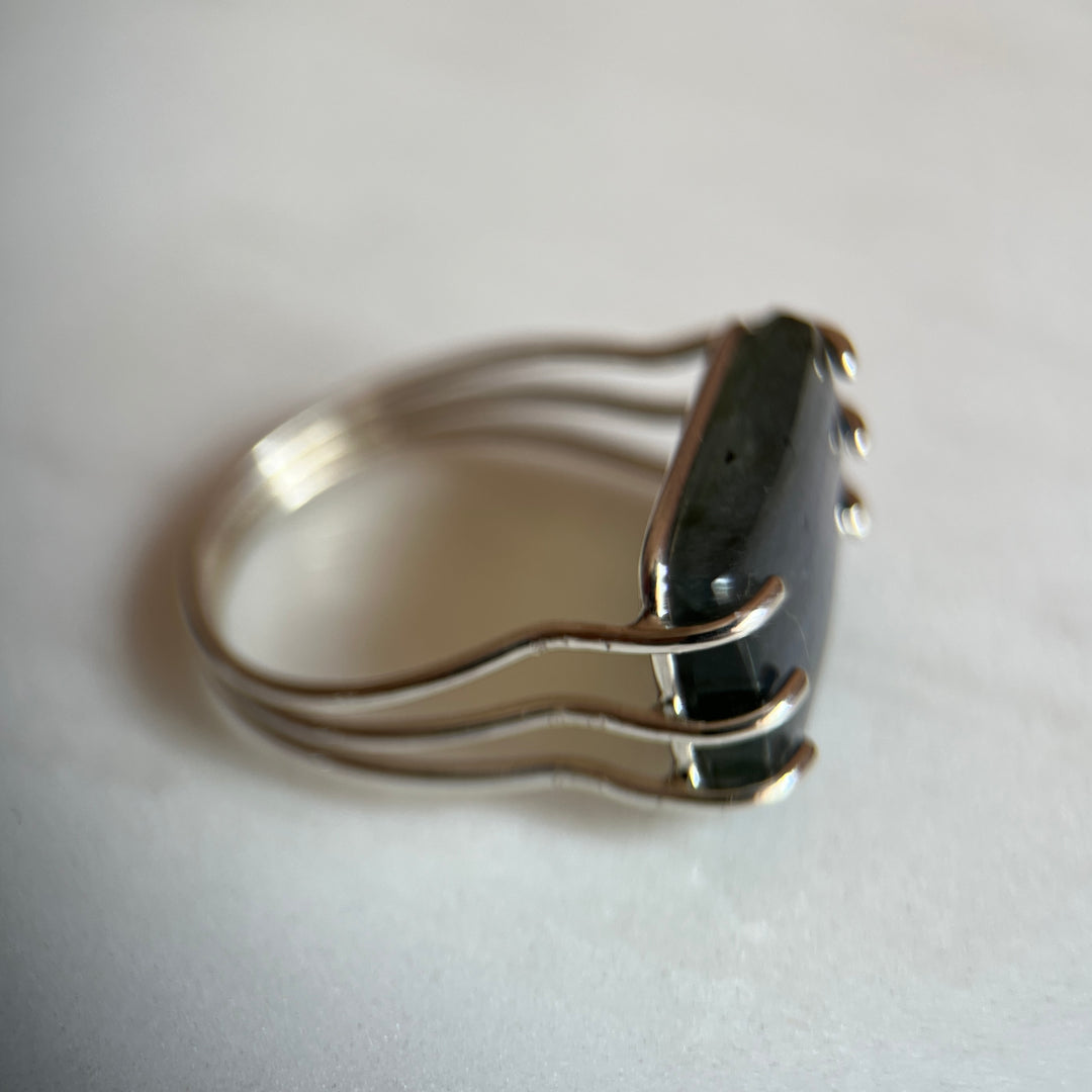 Anillo de Labradorita en Plata