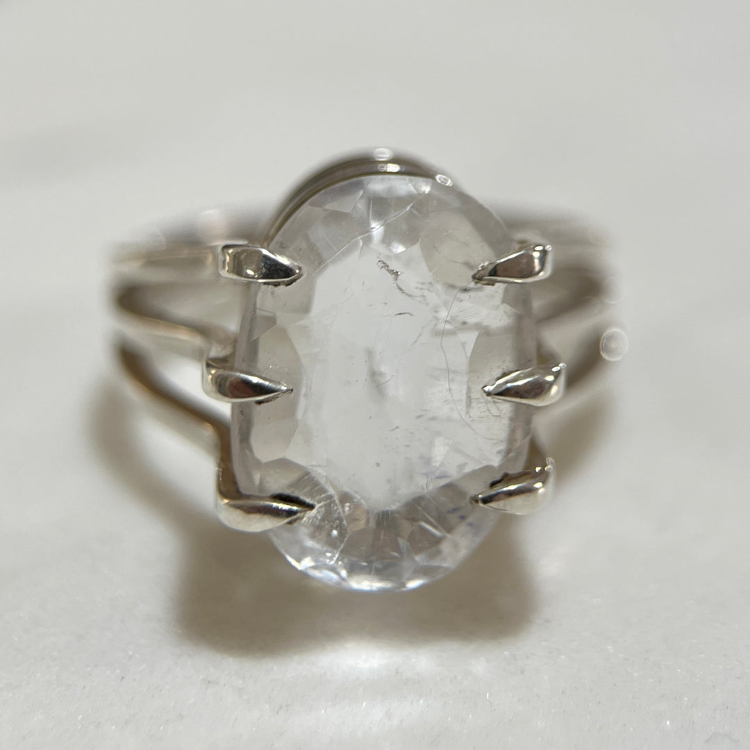 Anillo de Cuarzo Blanco en Plata
