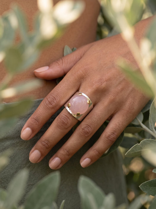 Anillo de Calcedonia Rosa