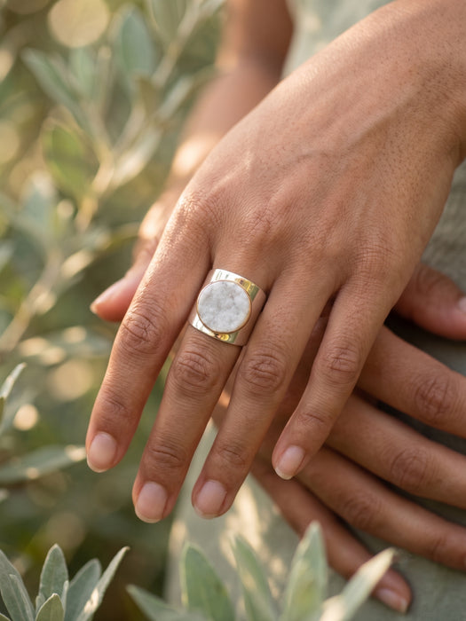 Anillo de Druza de Cuarzo Blanco