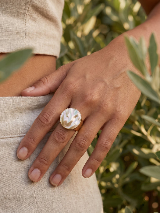 Anillo de Concha de Madre Perla