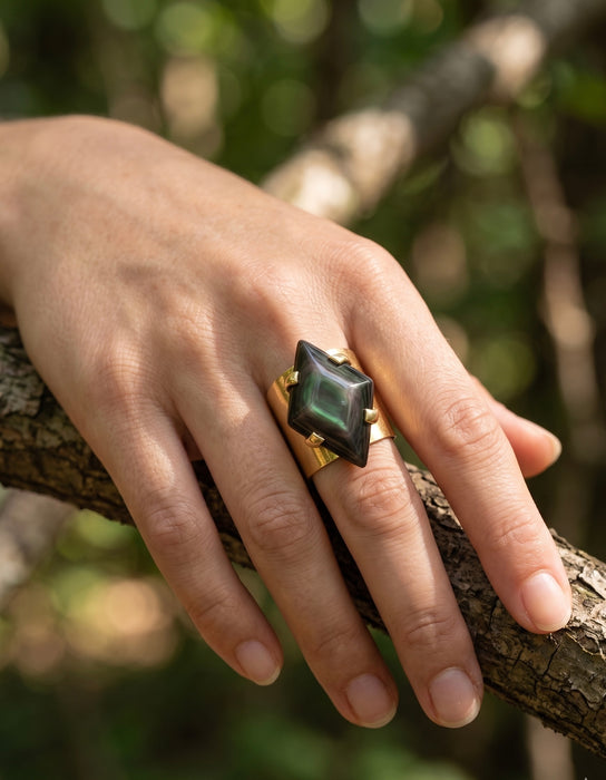 Anillo Tumbaga Baño Oro 18k con Obsidiana Arcoíris Rombo