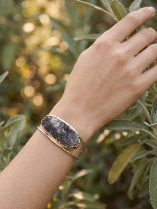 Brazalete de Druza de Cuarzo Gris