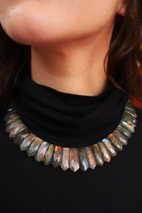 Collar Nefertiti Labradorita Multicolor