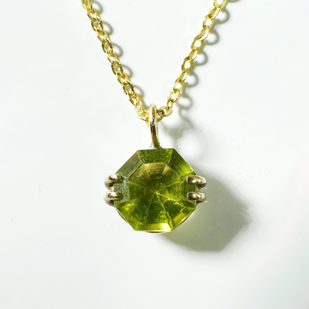 Collar de Peridoto en Oro