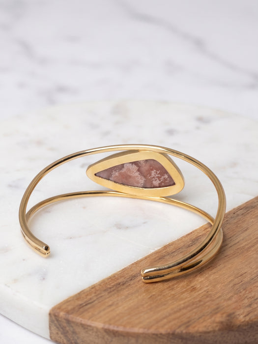 Brazalete de Rodonita en Tumbaga con baño en Oro de 18k